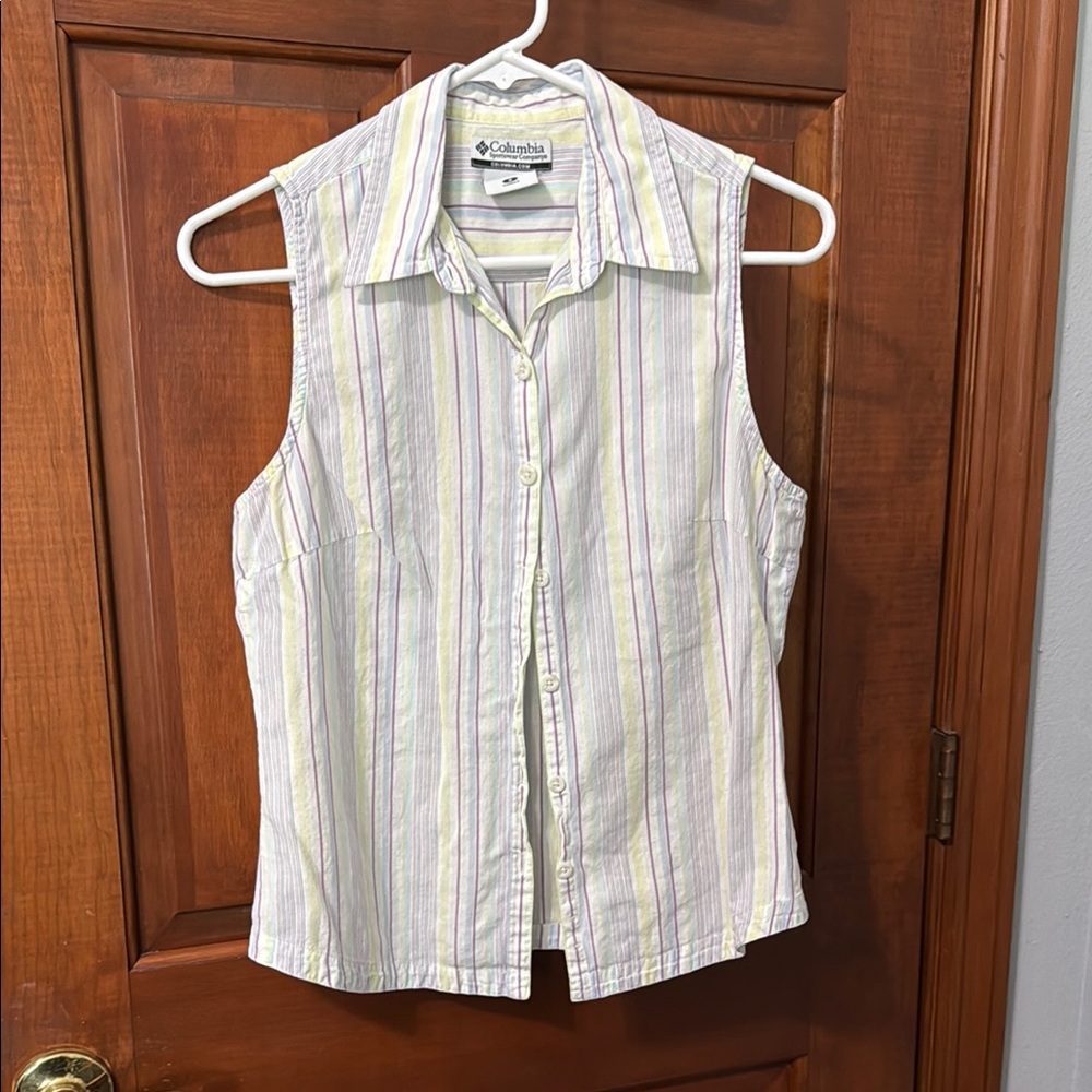Columbia White Sleeveless Fitted Button Down Shirt